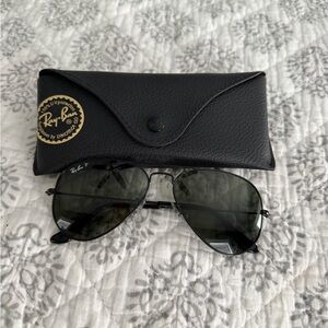 Ray-Ban Men's Black Aviator Sunglasses - Classic Polarized Style